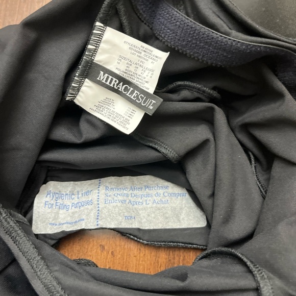 Miraclesuit Oceanus One Piece Size 10 Black Modest Slimming Beach Pool Cruise - Picture 10 of 16